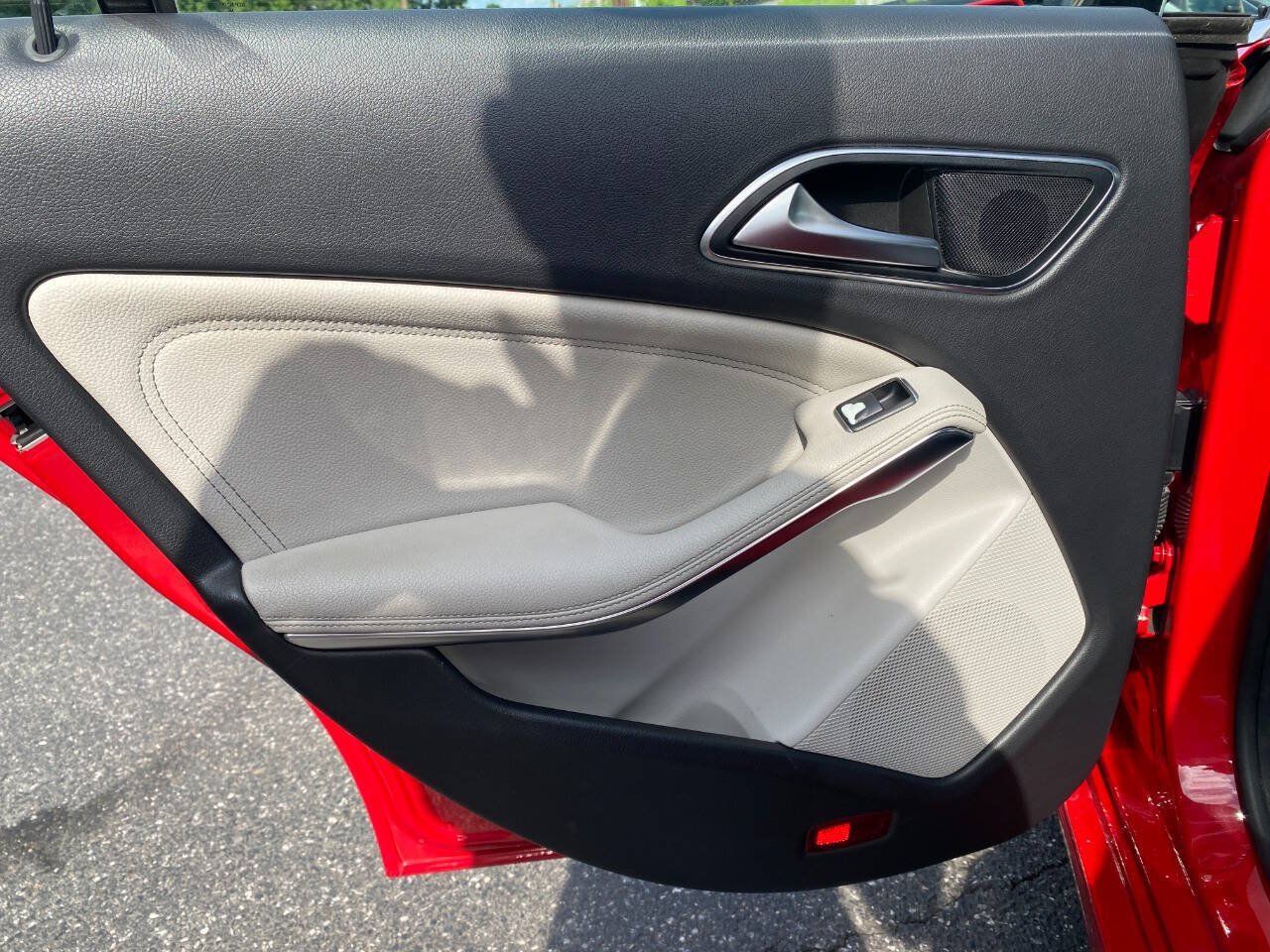 Used 2017 Mercedes-Benz CLA 250 image 24