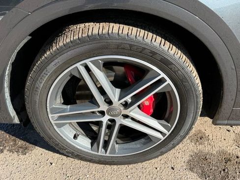Used 2018 Audi SQ5 Premium Plus w/ S Sport Package AWD/4WD image 11