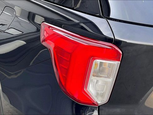 Used 2020 Ford Explorer XLT w/ Equipment Group 202A image 30