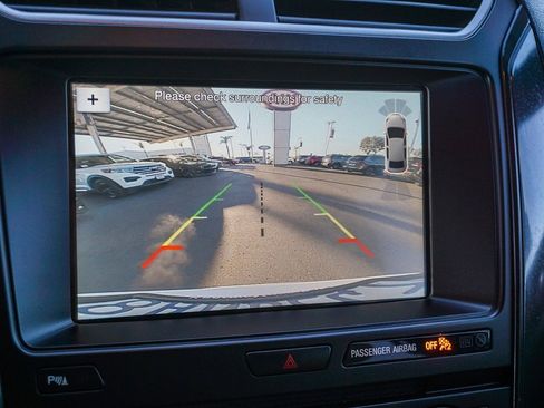 Used 2017 Ford Explorer XLT w/ Equipment Group 202A image 24