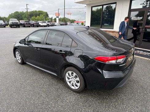 Used 2024 Toyota Corolla LE FWD image 7