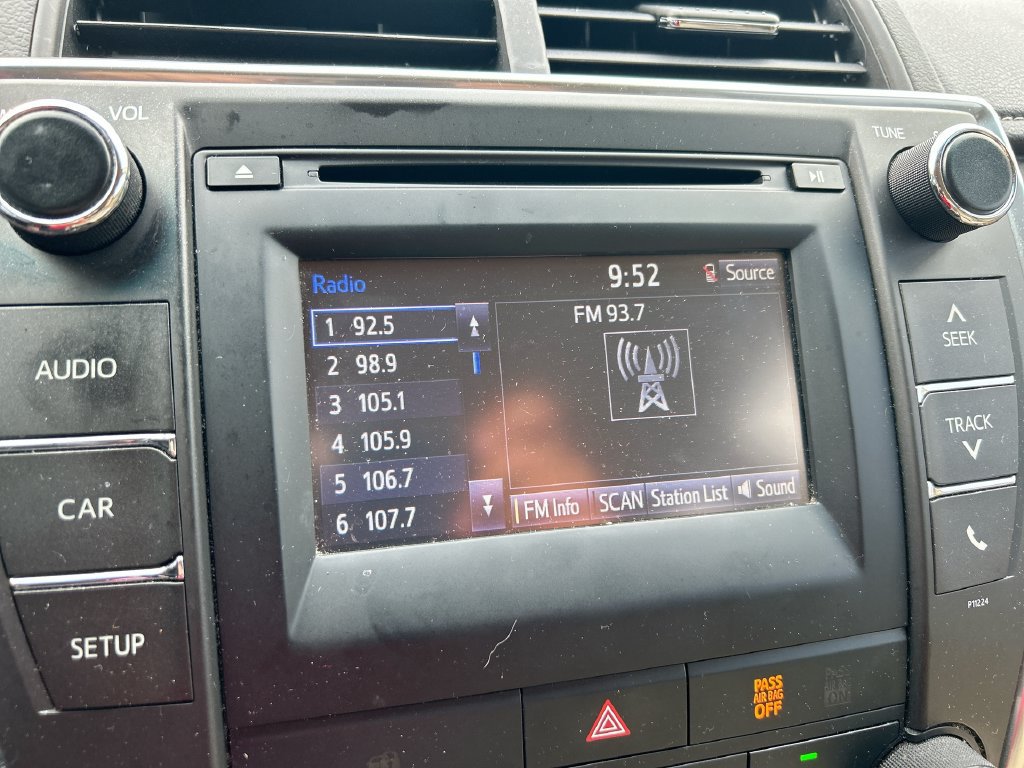 Used 2016 Toyota Camry LE FWD image 20