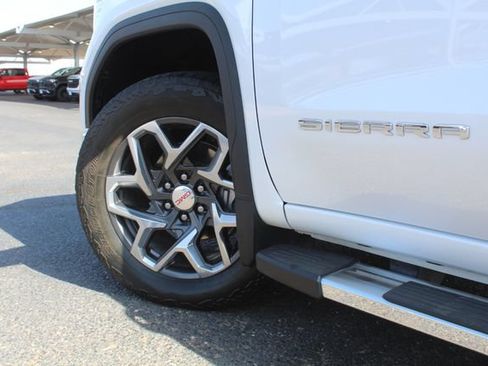 Used 2023 GMC Sierra 1500 SLT AWD/4WD image 11
