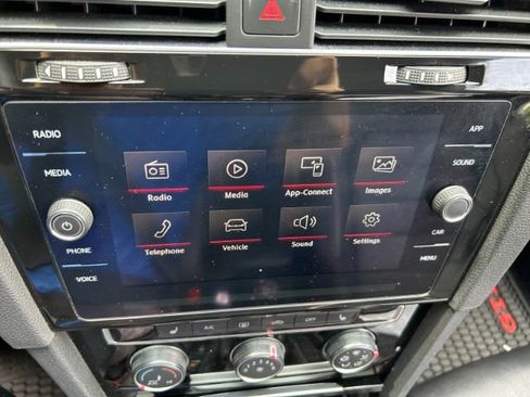 Used 2020 Volkswagen GTI SE FWD image 13