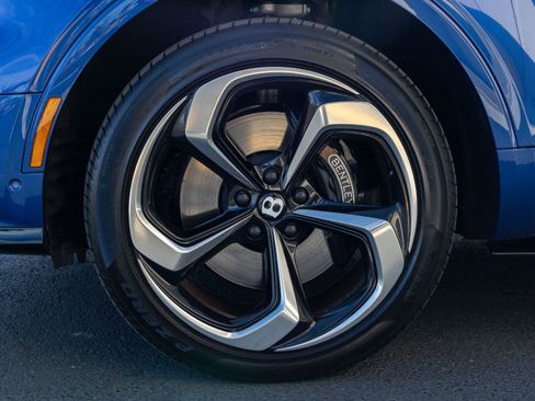 Used 2022 Bentley Bentayga AWD/4WD image 7