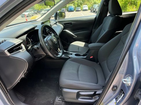 Used 2022 Toyota Corolla Cross LE AWD/4WD image 6