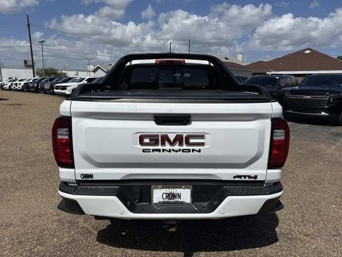 Used 2025 GMC Canyon AT4 w/ Nightfall Edition image 8