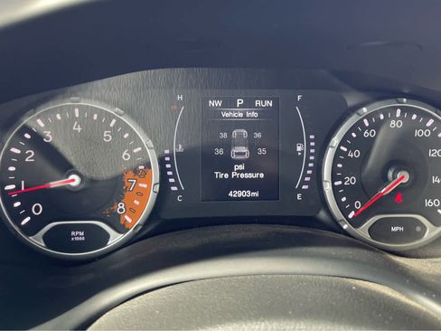 Used 2018 Jeep Renegade Sport w/ Power & Air Group image 13