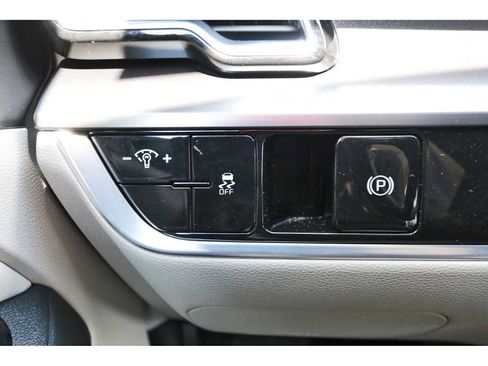 Used 2023 Kia Sportage EX image 18