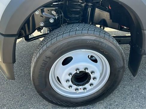 New 2026 Ford F550 2WD Regular Cab Super Duty image 10