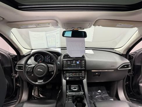 Used 2017 Jaguar F-PACE AWD/4WD image 33