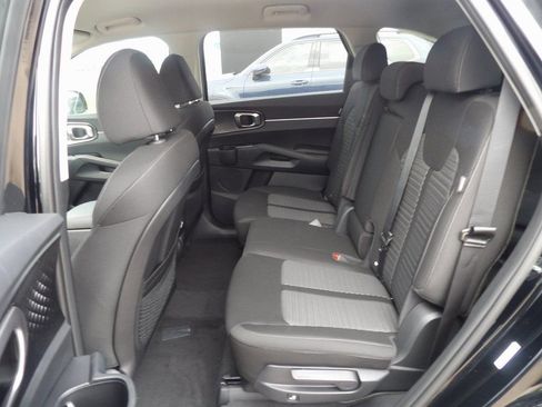 New 2026 Kia Sorento LX image 13