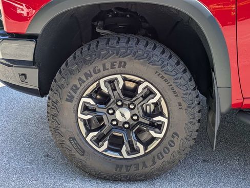 Used 2025 Chevrolet Silverado 1500 ZR2 w/ Technology Package AWD/4WD image 11