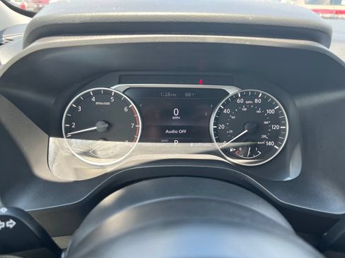 Used 2024 Nissan Rogue S AWD/4WD image 15
