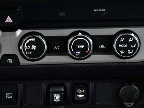 Used 2019 Toyota Tacoma SR5 image 20