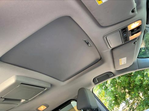 Used 2024 Honda Odyssey Touring image 14