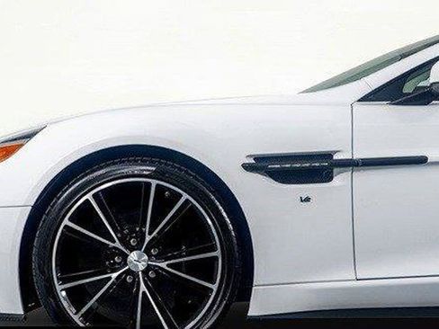 Used 2017 Aston Martin Vanquish S image 28