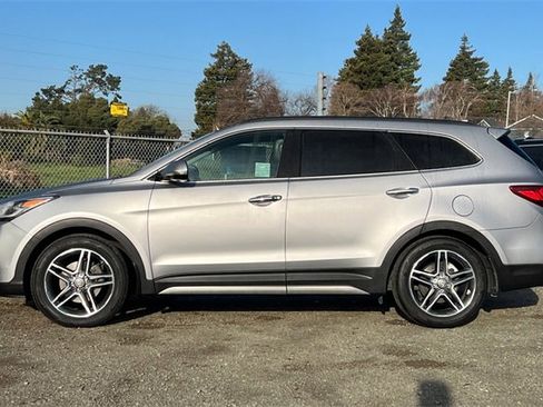 Used 2017 Hyundai Santa Fe Limited image 10