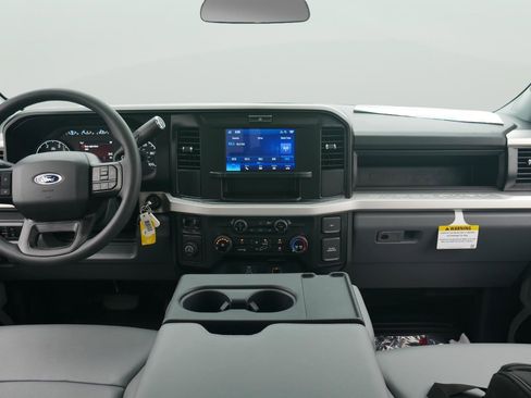 New 2025 Ford F250 XL w/ XL Chrome Package image 28