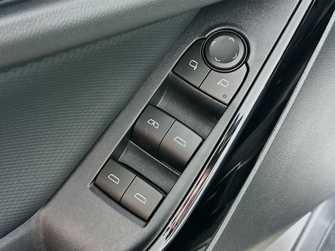 Used 2026 Chevrolet Equinox LT FWD image 18