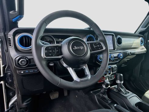 Used 2023 Jeep Wrangler Unlimited Rubicon 4xe AWD/4WD image 12