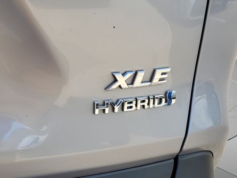 Used 2022 Toyota RAV4 XLE w/ Convenience Package AWD/4WD image 34
