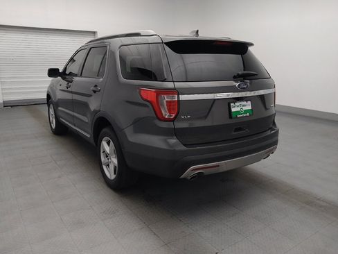 Used 2017 Ford Explorer XLT w/ Equipment Group 202A AWD/4WD image 5