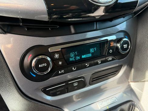 Used 2013 Ford Focus Titanium w/ Titanium Handling Pkg FWD image 19