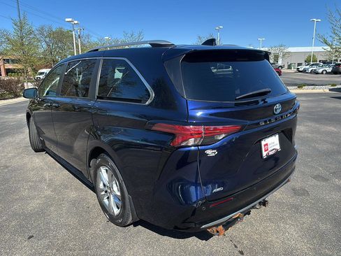 Used 2021 Toyota Sienna Limited AWD/4WD image 12