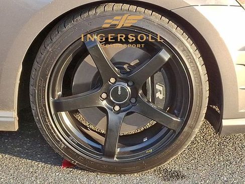 Used 2017 Volkswagen Golf R 4-Door image 8