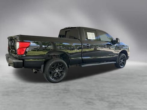 Used 2018 Nissan Titan SV w/ SV Convenience Package AWD/4WD image 3