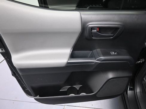 Used 2022 Toyota Tacoma SR AWD/4WD image 23