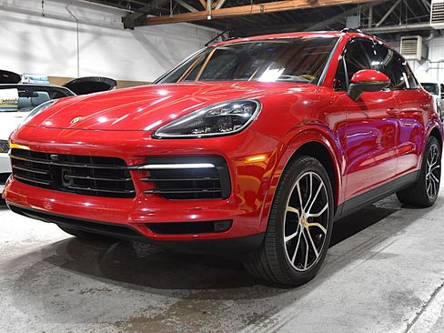 Used 2021 Porsche Cayenne AWD/4WD image 3
