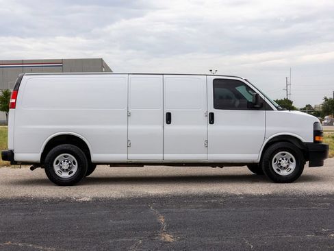 Used 2020 Chevrolet Express 3500 Extended w/ Driver Convenience Package RWD image 8