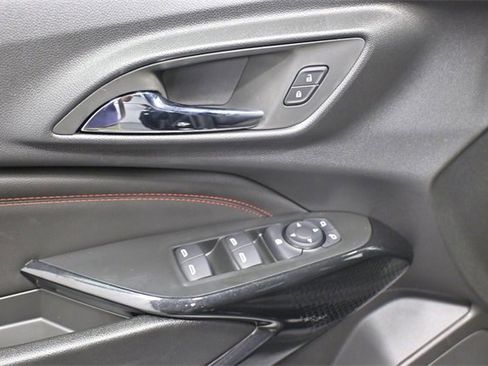 New 2025 Chevrolet Trax RS w/ Sunroof Package image 17