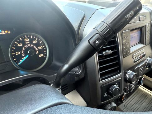 Used 2018 Ford F150 XLT w/ Trailer Tow Package image 21