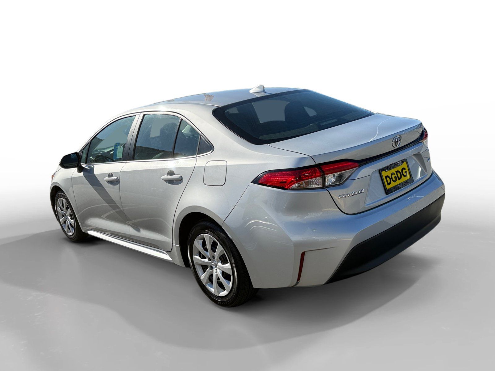 Used 2024 Toyota Corolla LE FWD image 3