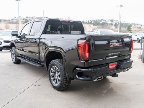Used 2024 GMC Sierra 1500 AT4 w/ Technology Package image 5