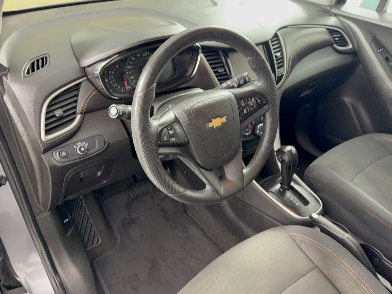 Used 2020 Chevrolet Trax LS w/ Tint and Cruise Package FWD image 4