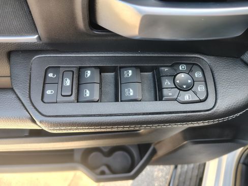 Certified 2025 RAM 2500 Big Horn AWD/4WD image 19