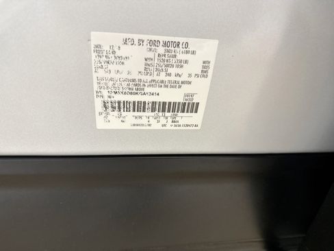 Used 2019 Ford Explorer XLT w/ Equipment Group 202A AWD/4WD image 12