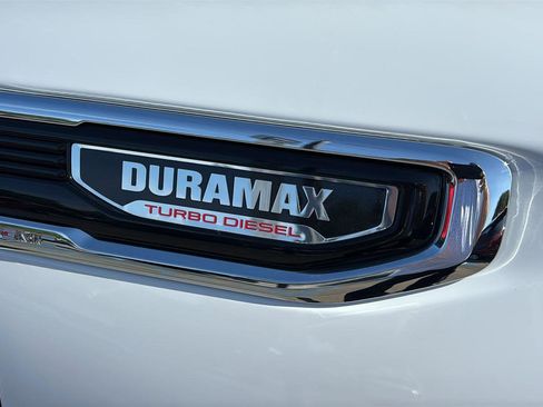 Used 2024 GMC Sierra 1500 SLT w/ SLT Premium Plus Package AWD/4WD image 9