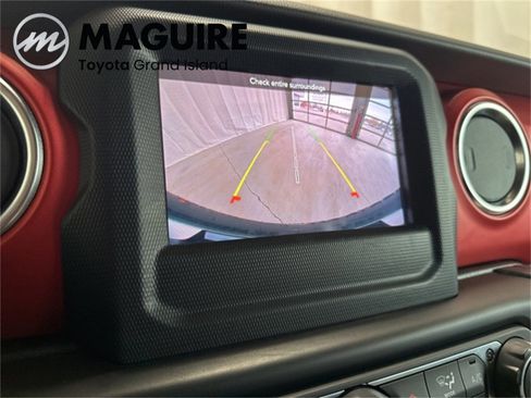 Used 2021 Jeep Wrangler Unlimited Rubicon w/ Cold Weather Group image 12