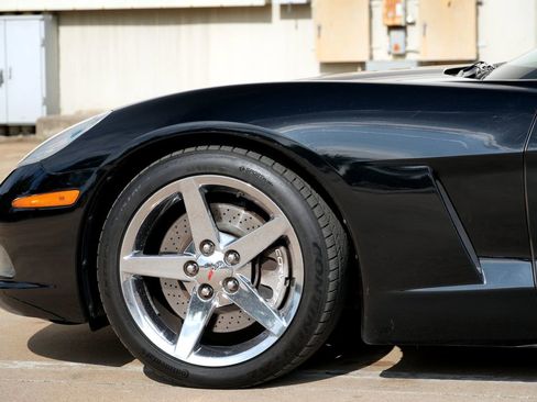 Used 2007 Chevrolet Corvette Convertible w/ Preferred Equipment Group RWD image 22