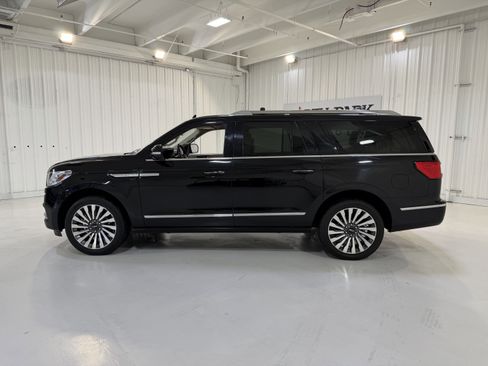 Used 2020 Lincoln Navigator L Reserve w/ Luxury Package image 2