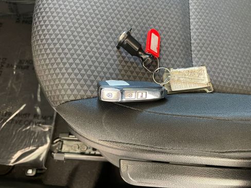 Used 2025 Kia Soul LX w/ LX Technology Package image 18