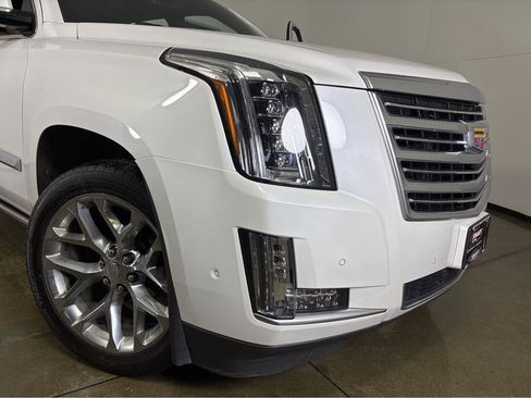 Used 2020 Cadillac Escalade Platinum image 7