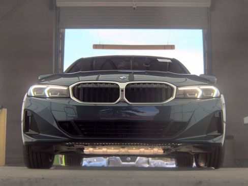 Used 2025 BMW 330i xDrive Sedan w/ Premium Package AWD/4WD image 2