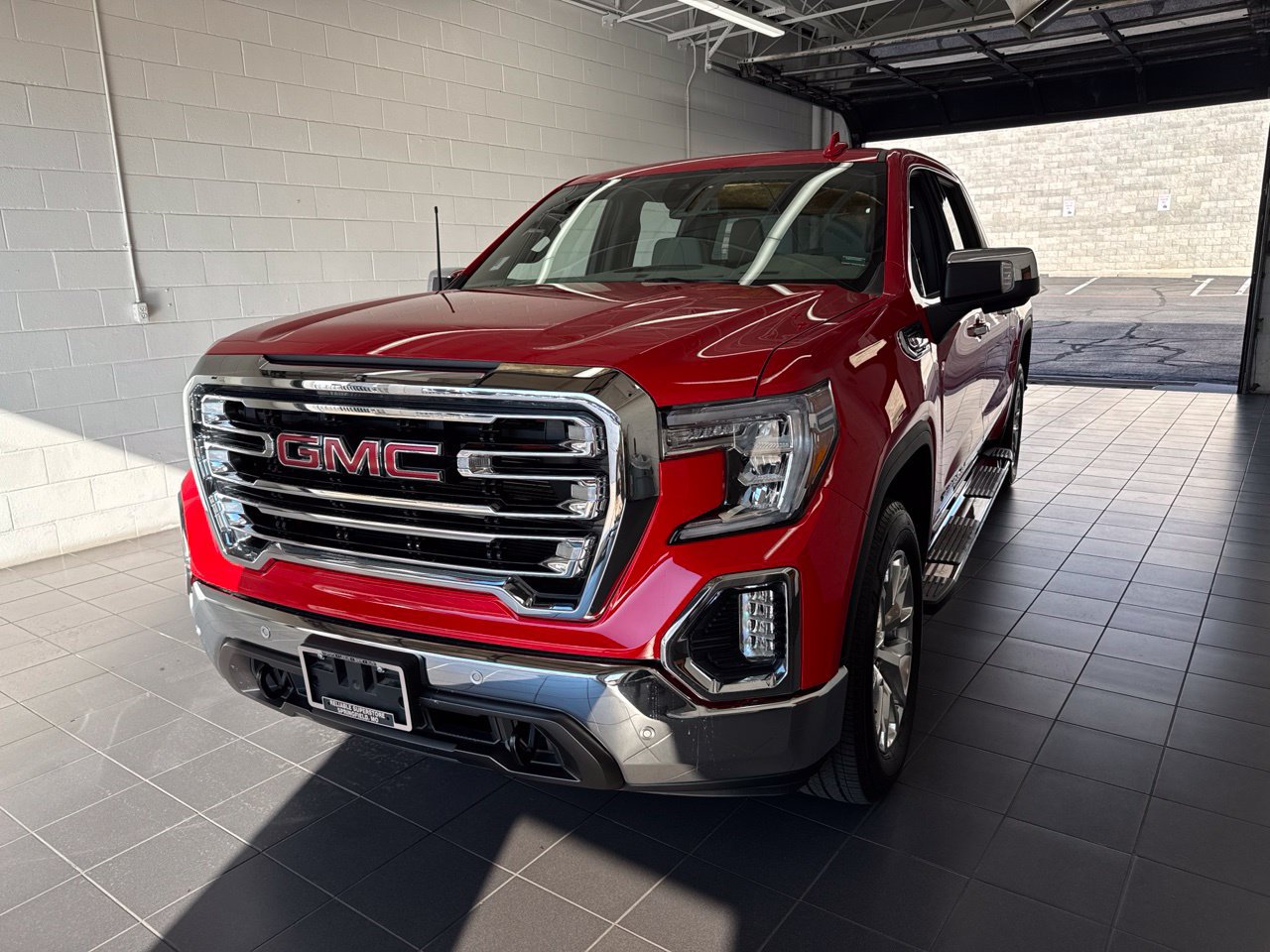 Used 2020 GMC Sierra 1500 SLT w/ SLT Premium Plus Package AWD/4WD image 3