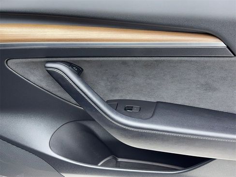 Used 2022 Tesla Model 3 Long Range image 51